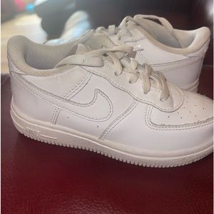 White Nike Air Force 1